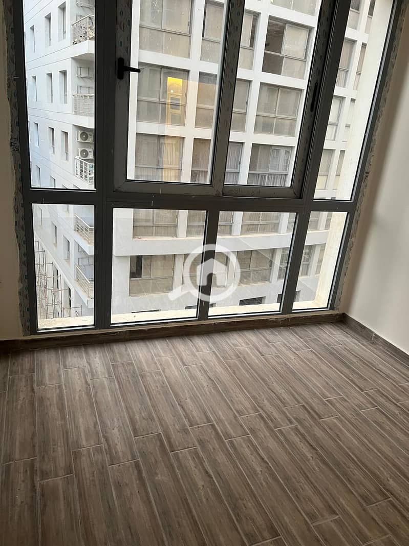 Apartment in lqhrh, wn qtmyh, hlwn - More