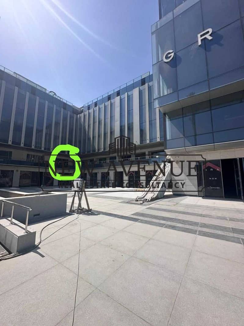 Shop for rent in Granoy Mall directly on North 90th Street - Widok 6