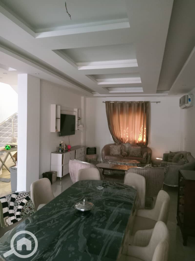 Villa for sale with registered blue contract inside a compound - Vista 5