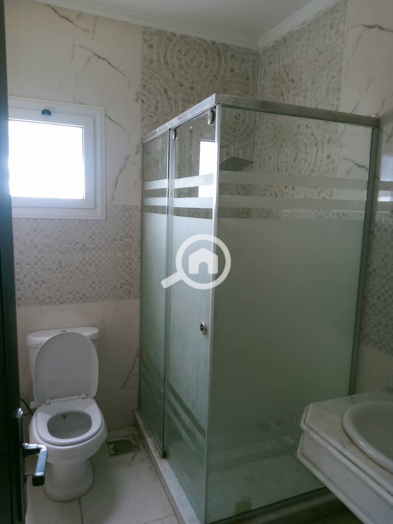 Villa for sale with registered blue contract inside a compound - Altro