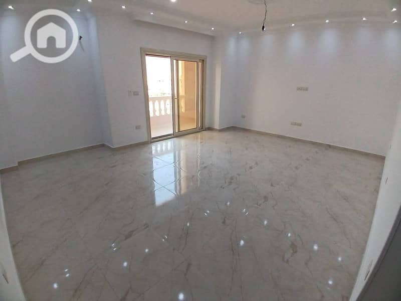 Apartment for rent in Jardina Heights, overlooking Jamal Abdel Nasser Axis, second front floor, super luxury finishing at a bargain price. – pohled 2