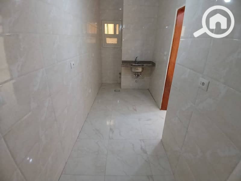 Apartment for rent in Jardina Heights, overlooking Jamal Abdel Nasser Axis, second front floor, super luxury finishing at a bargain price. – pohled 6