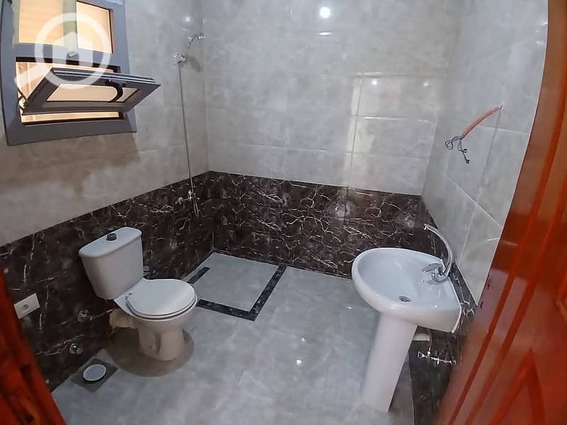 Apartment for rent in Jardina Heights, overlooking Jamal Abdel Nasser Axis, second front floor, super luxury finishing at a bargain price. – další