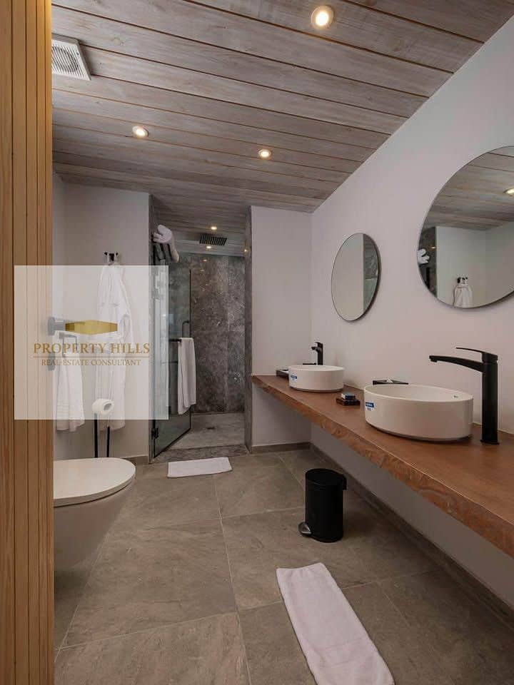 A chalet at the old price in Ras Al Hikma with complete finishing and an open view at a special price with a large discount available in installments over the longest repayment period. - Meer