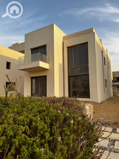 4 Bedroom Villa for Sale in 6th of October, Giza - IMG_2042. JPG