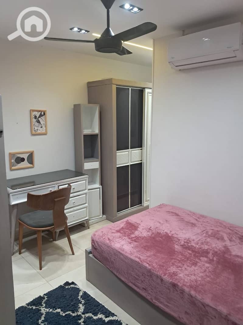 11 e28303cb-aa65-4acd-b755-d32d992c96a6. jpg