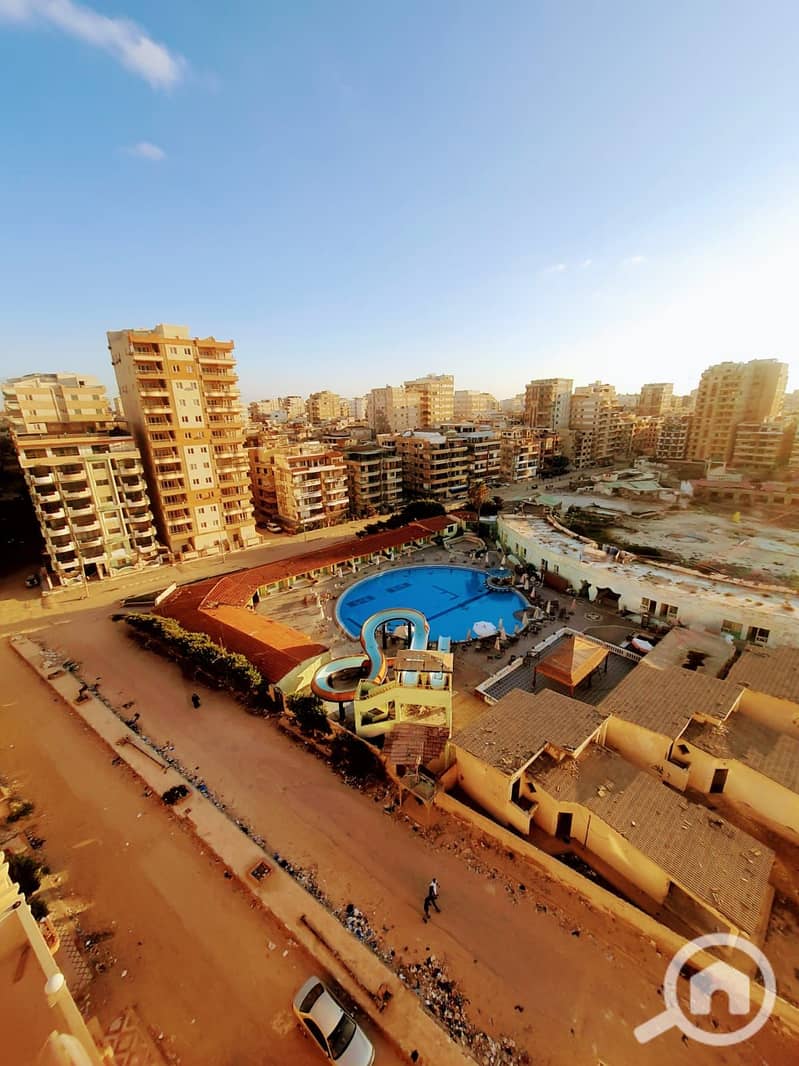 Penthouse apartment directly on the beach for sale in Al-Ajami, Al-Nakheel Beach, luxurious finishing, and the price will be reduced. – pohled 3