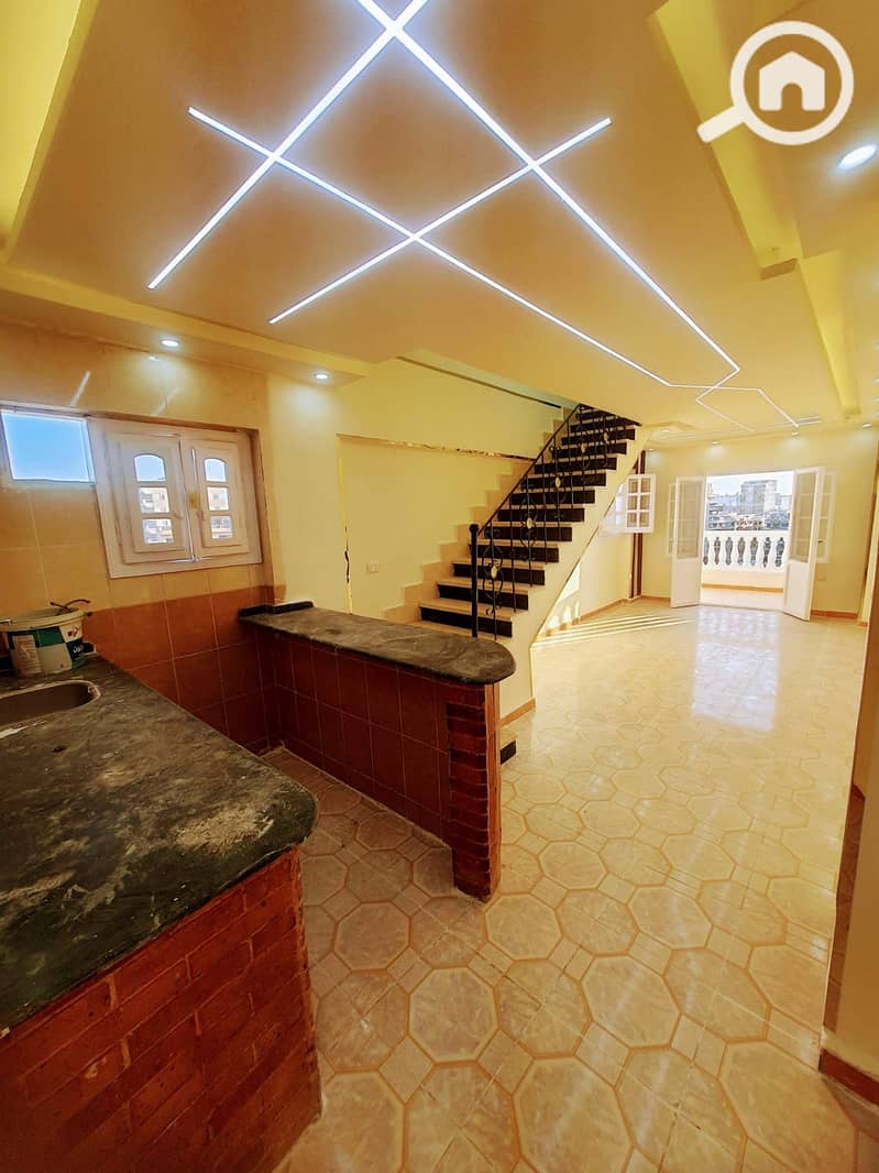 Penthouse apartment directly on the beach for sale in Al-Ajami, Al-Nakheel Beach, luxurious finishing, and the price will be reduced. – pohled 5