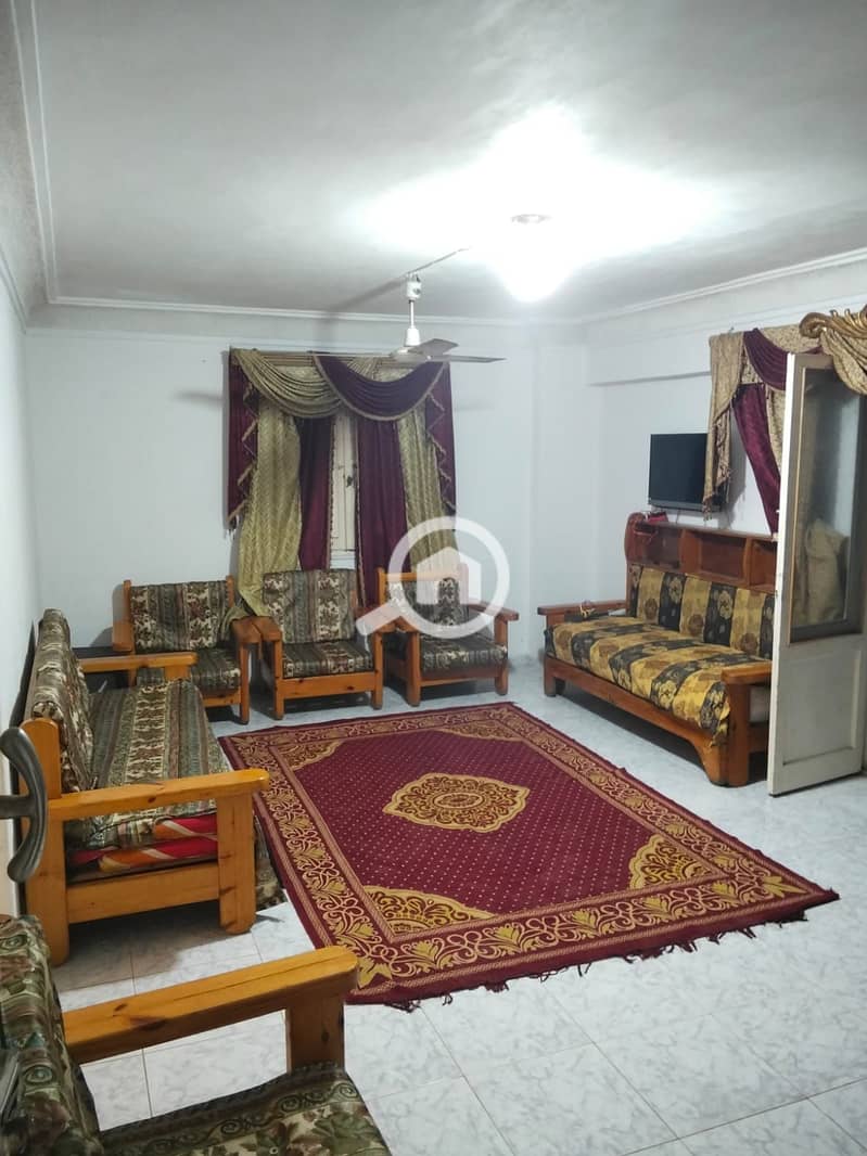 Furnished apartment with air conditioning for annual rent suitable for a family, newlyweds, or a company. 2 bedrooms, 2-piece reception, kitchen, bathroom, 4th floor. All facilities available: water, electricity, and elevator. Located in Alexandria, Al Agami, kilo 21, at Al Nakheel beach in a very distinguished location. – pohled 4