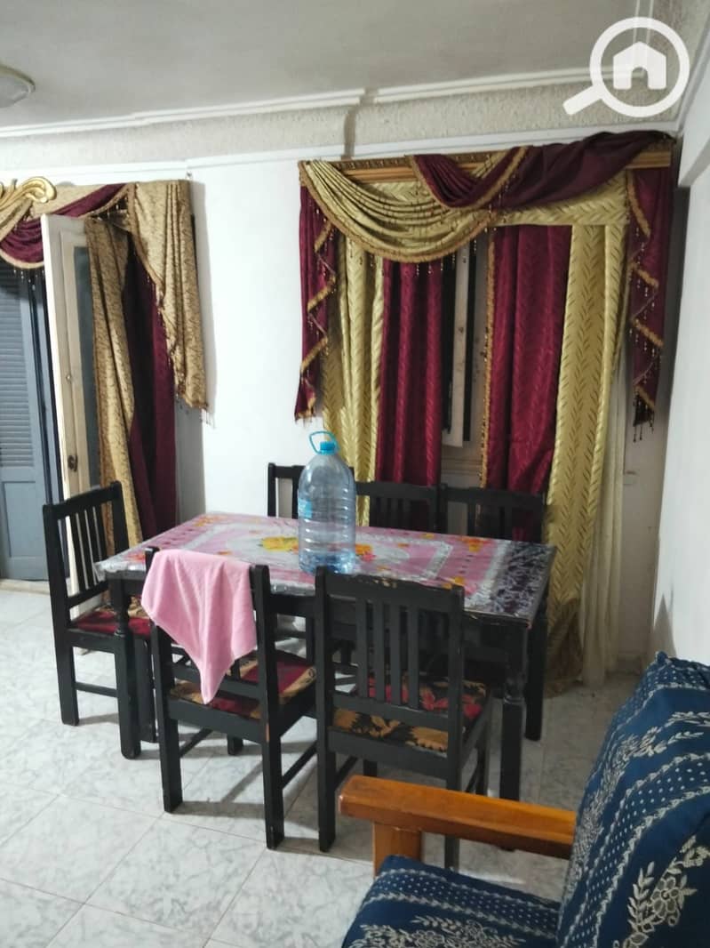 Furnished apartment with air conditioning for annual rent suitable for a family, newlyweds, or a company. 2 bedrooms, 2-piece reception, kitchen, bathroom, 4th floor. All facilities available: water, electricity, and elevator. Located in Alexandria, Al Agami, kilo 21, at Al Nakheel beach in a very distinguished location. – pohled 5