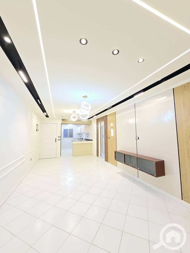 Apartment for sale in Alexandria, Al-Nakhil Beach, fourth building to the sea, suitable for residence and good investment, fully registered with all facilities. - Ansicht 4