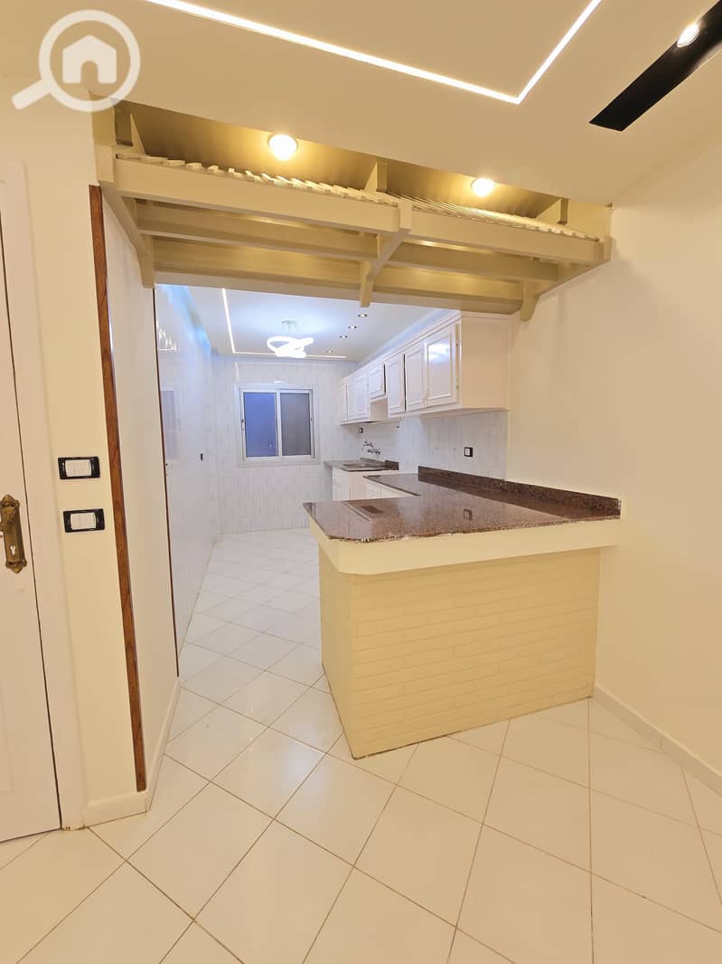 Apartment for sale in Alexandria, Al-Nakhil Beach, fourth building to the sea, suitable for residence and good investment, fully registered with all facilities. - Mehr