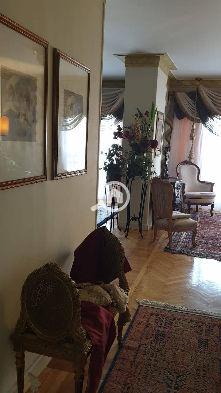 Amazing apartment for rent with a panoramic view directly on the Nile, featuring a highly distinctive finishing and location. - Widok 6