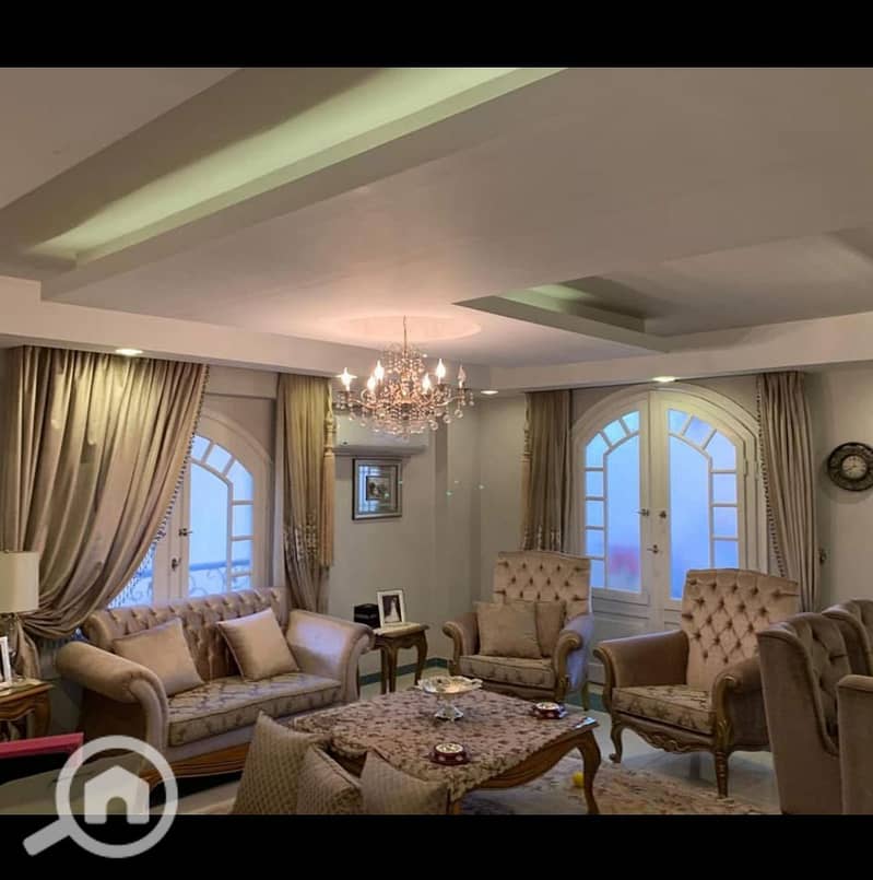 A distinctive apartment for sale with a view of a garden and exceptional finishing at an attractive price for serious buyers. – pohled 4