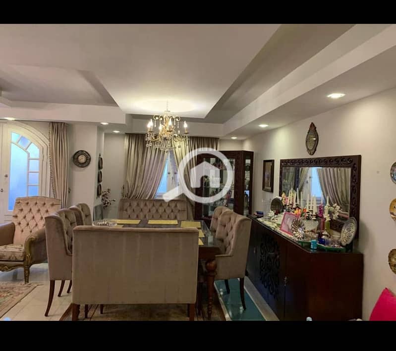 A distinctive apartment for sale with a view of a garden and exceptional finishing at an attractive price for serious buyers. – pohled 6