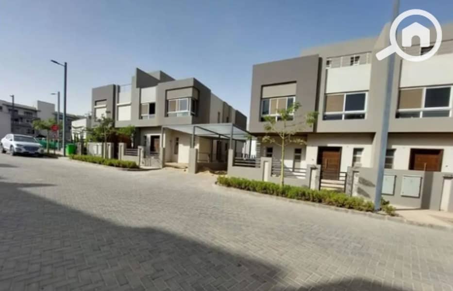 Ready to move Townhouse near to Al Ahly Club in El Sheikh Zayed - Ansicht 5