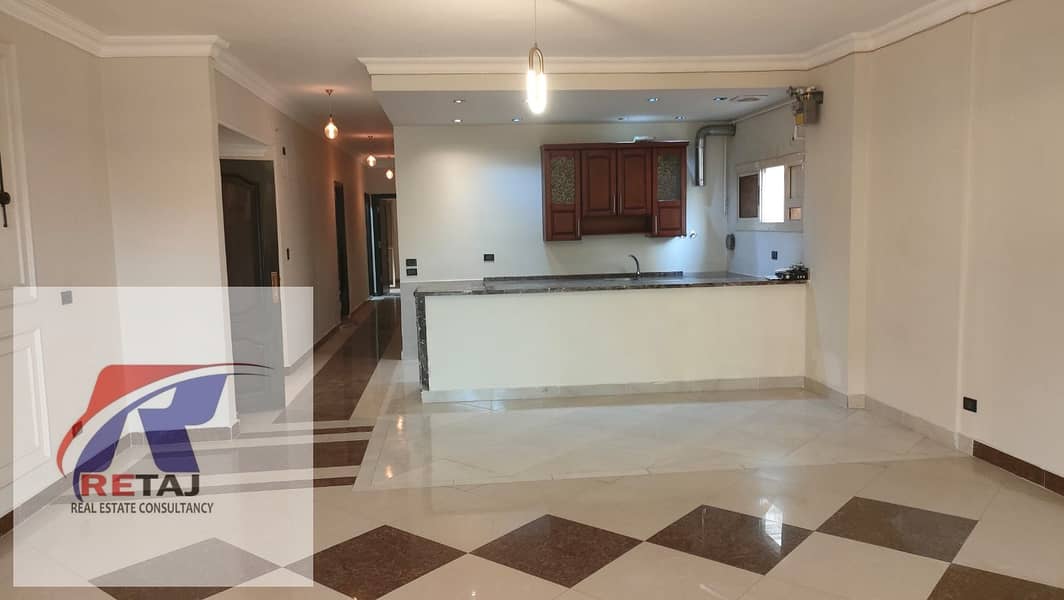 New apartment for rent in Al Yasmin Villas, First Settlement, 200 square meters, ground floor (not basement), super deluxe finishing, brand new kitche - Widok 2