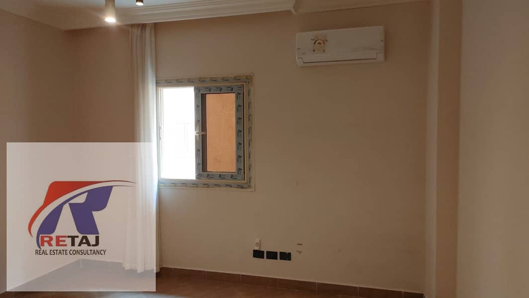 New apartment for rent in Al Yasmin Villas, First Settlement, 200 square meters, ground floor (not basement), super deluxe finishing, brand new kitche - Widok 3