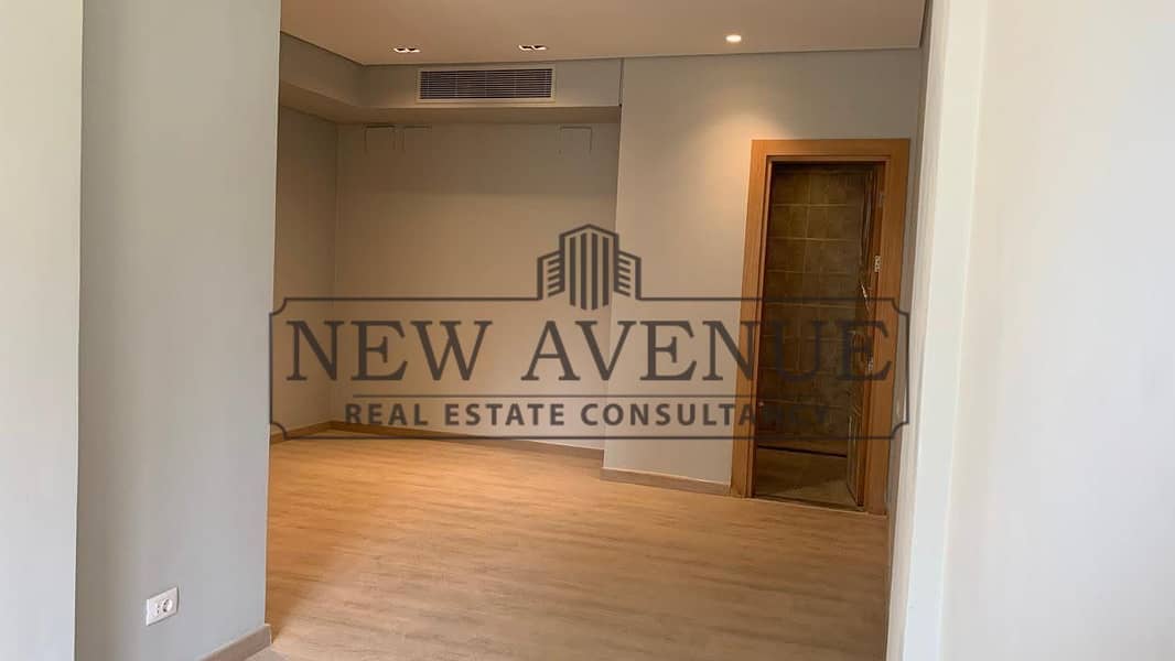 Under market price resale ground duplex at trio gardens fully finished ready to move very prime location direct on landscape phase one - Więcej