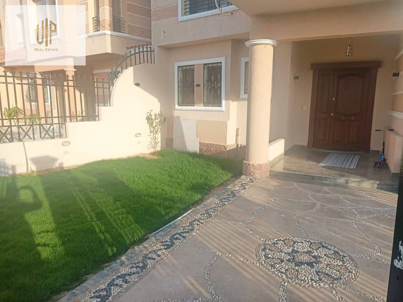 Townhouse compound Hassan Allam Al-Shorouk at a special price with a built area of 360 square meters, featuring two gardens (front and back) with a total area of 160 square meters, ultra super lux. - Widok 2