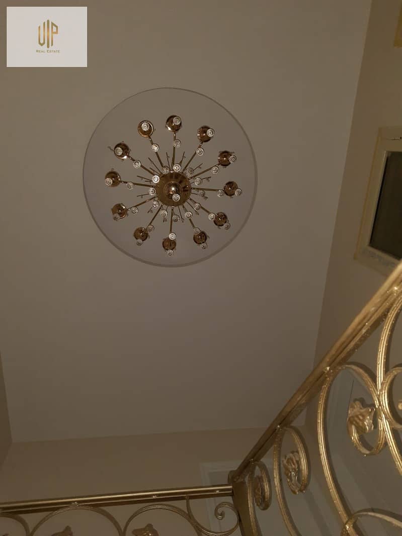 Townhouse compound Hassan Allam Al-Shorouk at a special price with a built area of 360 square meters, featuring two gardens (front and back) with a total area of 160 square meters, ultra super lux. - Więcej