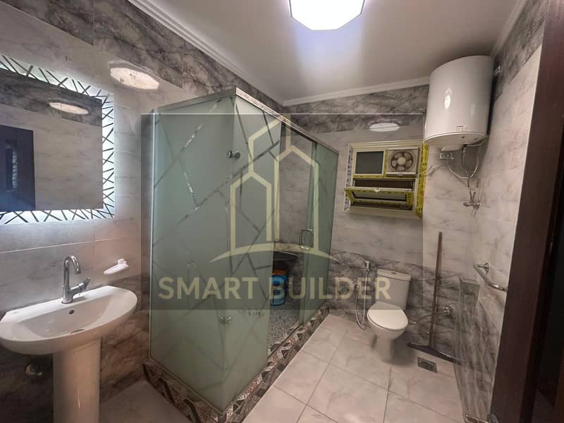 Half rooftop apartment for sale in Al-Banfusaj, Fifth Settlement buildings, ultra-super finishing, fully reconciled, area of 220 square meters, corner property, steps from North 90 and the Waterway. - Widok 5