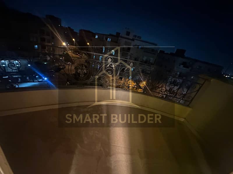 Half rooftop apartment for sale in Al-Banfusaj, Fifth Settlement buildings, ultra-super finishing, fully reconciled, area of 220 square meters, corner property, steps from North 90 and the Waterway. - Widok 6