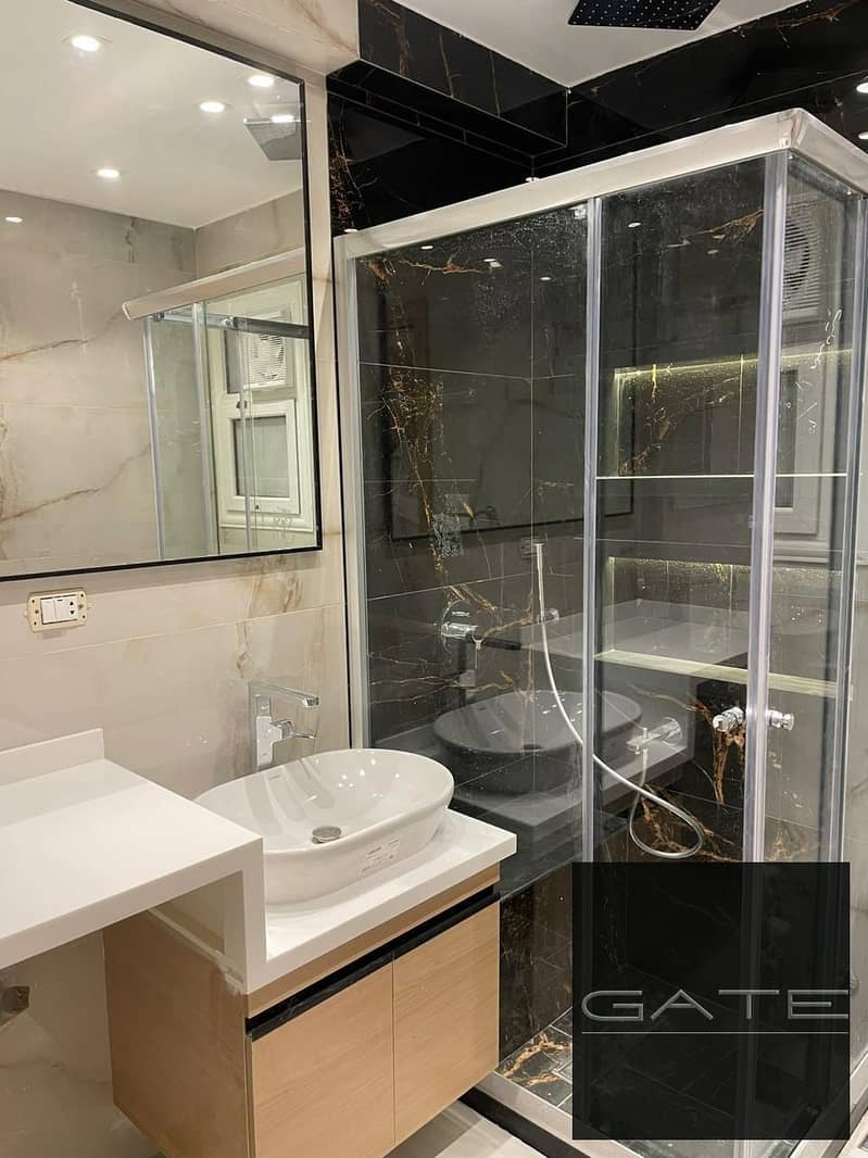 Ground floor apartment finished for sale in Mountain View iCity October - at the best price - Widok 3
