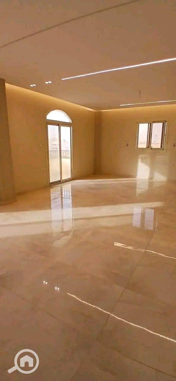 Step into luxury with this brand-new, never-lived-in 220 sqm apartment, ideally located in El Banafseg 11 – Piece 82, just one minute away from Waterway 1 and surrounded by some of New Cairo’s most prestigious communities.  Be the first tenant to experie - Aanzicht 4