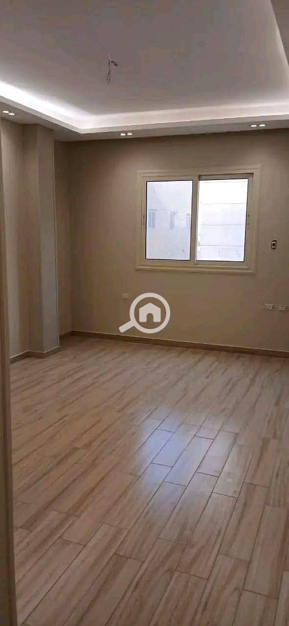Step into luxury with this brand-new, never-lived-in 220 sqm apartment, ideally located in El Banafseg 11 – Piece 82, just one minute away from Waterway 1 and surrounded by some of New Cairo’s most prestigious communities.  Be the first tenant to experie - Aanzicht 5