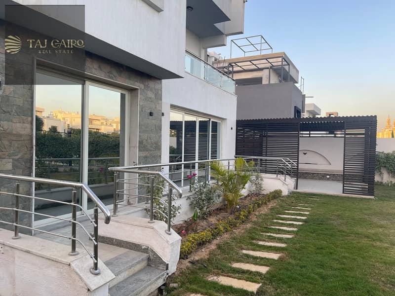 Luxury villa with the best view for sale in Al-Qoronfol Heights compound. - Widok 4
