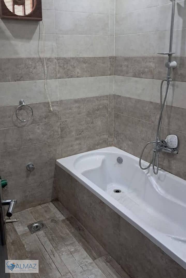 Furnished duplex, 212 sq m, for rent in Dorra Cairo Compound, Fifth Settlement, directly opposite the gates of Rehab City. – pohled 5