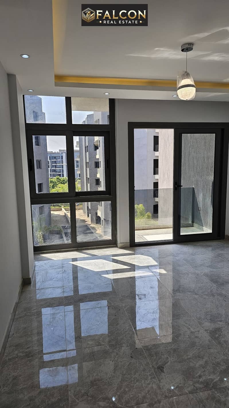 Ground apartment with landscape view, prime location in October, mins from Mall of Arabia, 8-year installments. - Ansicht 2