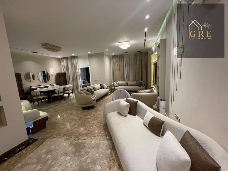 A special opportunity to buy a 280m townhouse inside the Zayed Dunes compound with ultra super lux finishing including the kitchen, air conditioning, and dressing in a prestigious and distinctive location. - Ansicht 3