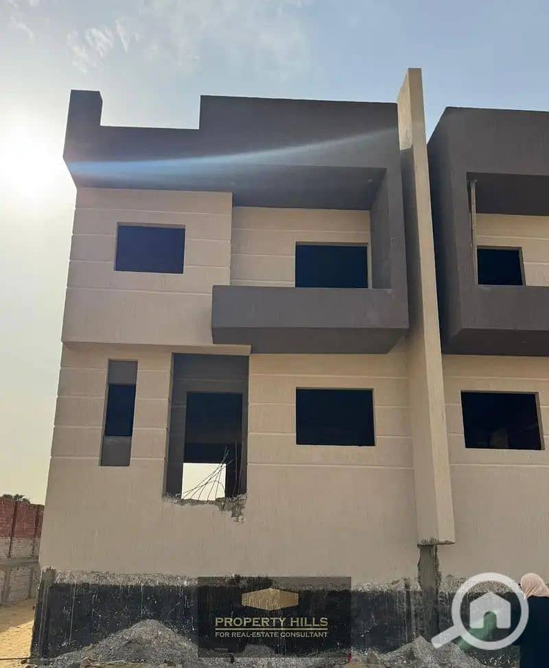 Instant villa in Montania Sheikh Zayed on Dahshour Link in front of Beverly Hills and next to La Vista and Dunes Zayed and Lake West - Mehr