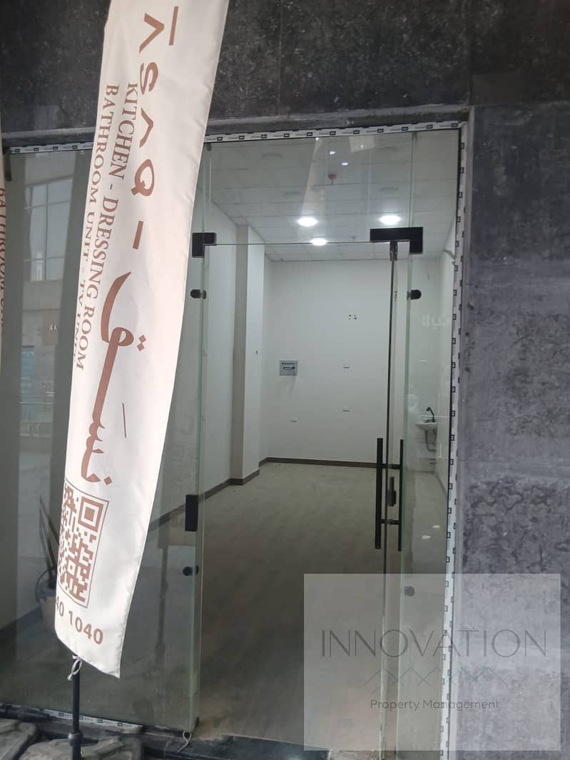 Commercial space for rent 45 sqm + 30 sqm Out Area in a mall (3rd settlement) Prime location – pohled 5