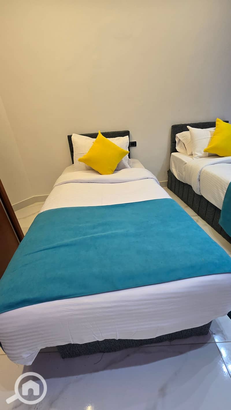 4 1000759831. jpg