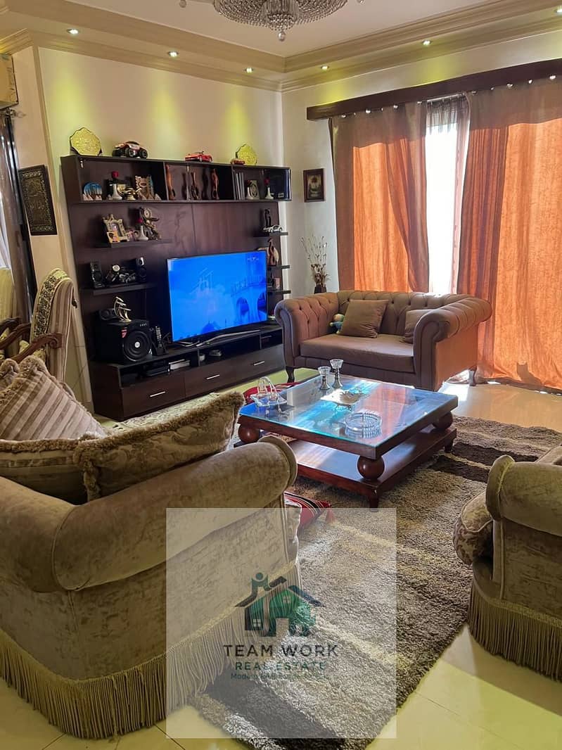 Duplex for sale in Casa Beverly Hills compound, prime location, super deluxe, 245 sq m, ground and first floor, bargain price, negotiable. - Mehr