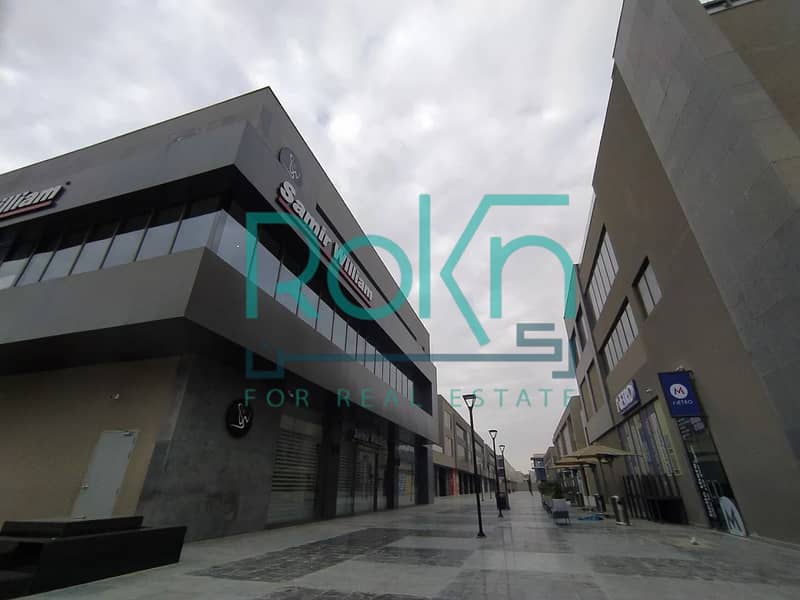 For sale directly from the owner Premium Office for Sale in Arkan palm 205 – 130 SQM + Parking - readt to move - Więcej