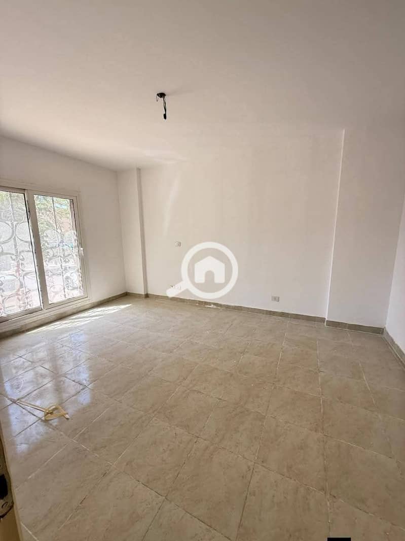 For sale in Al Rehab – Phase 7 – Ground-floor unit with a distinctive private garden 214 m² interior area + 65 m² garden Wide garden view Layout: Spac - Bild 4