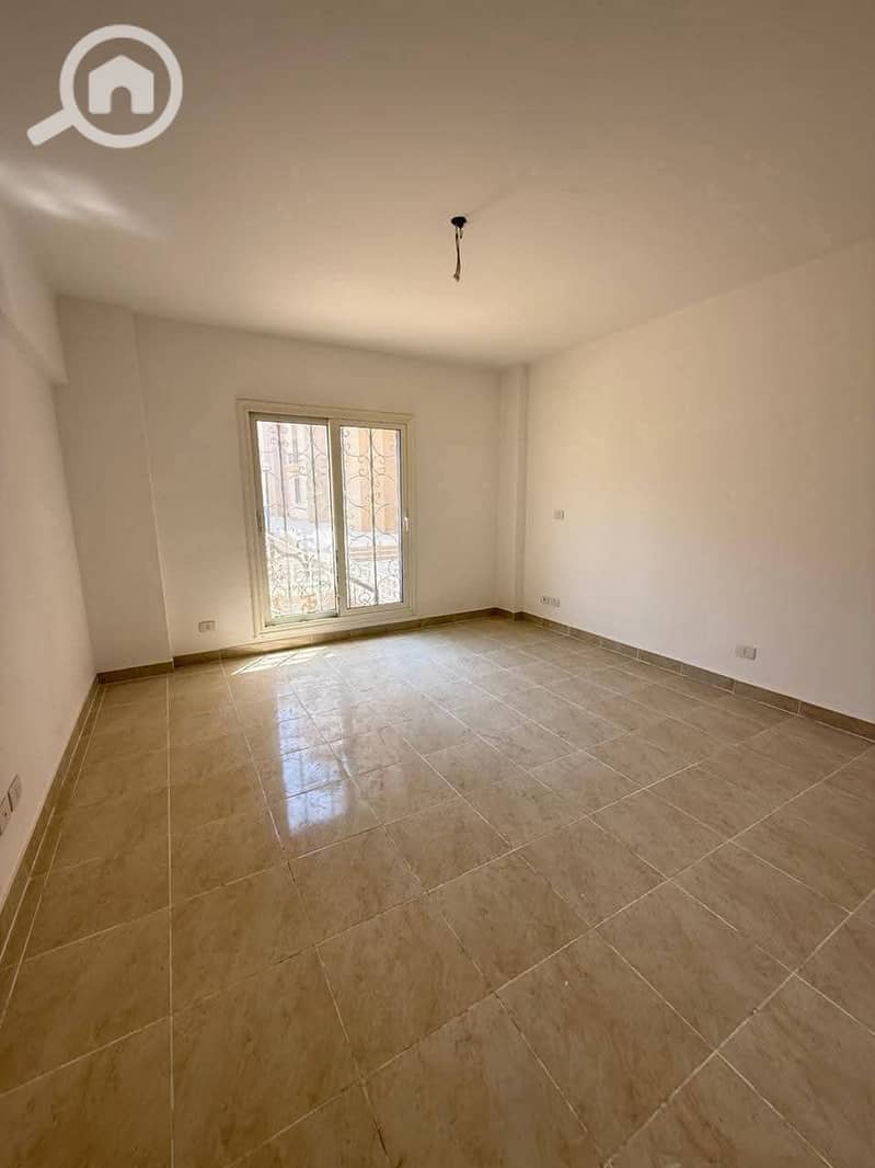 For sale in Al Rehab – Phase 7 – Ground-floor unit with a distinctive private garden 214 m² interior area + 65 m² garden Wide garden view Layout: Spac - Bild 6