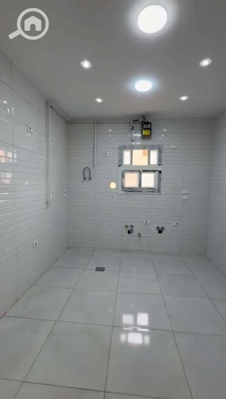 Apartment for rent in Al-Banfsaj 1, Villas Al-Tajamu, garden view, area 200m, first occupancy. – další