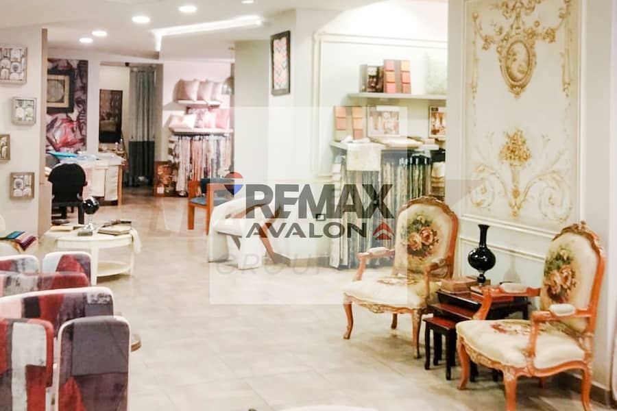 For rent in Glem directly on the tram, an area of 200m suitable for major and well-known brands and suitable for tourism companies. - Widok 5