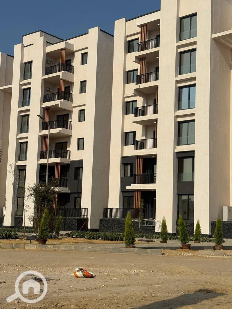 APT with special price for sale cash , fully paid installments , fully finished , RTM in compound Bliss Gate Elsheikh Zayed - Aanzicht 4