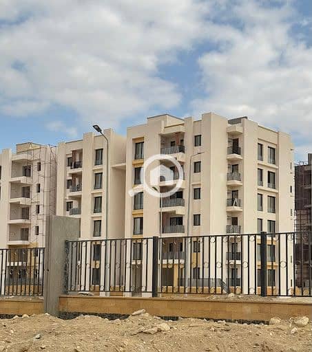 APT with special price for sale cash , fully paid installments , fully finished , RTM in compound Bliss Gate Elsheikh Zayed - Aanzicht 6