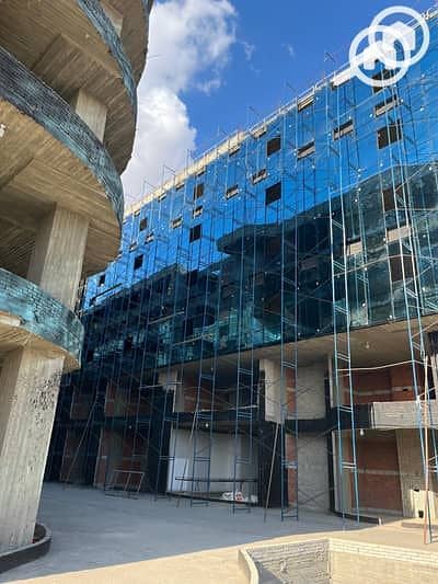Office for Sale in 101 Mall, Sheikh Zayed | Ready to move | Prime Investment Location - Widok 4