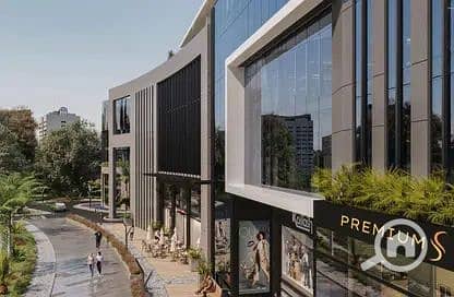 Office for Sale in 101 Mall, Sheikh Zayed | Ready to move | Prime Investment Location - Więcej