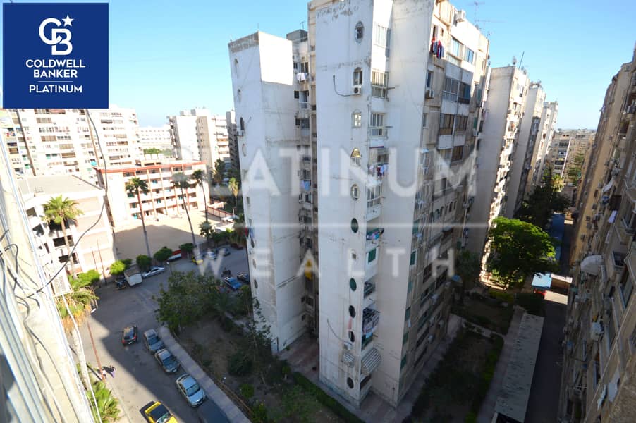 Only Reseil with a 120m yard, two rooms, less than the company's price by one and a half million. - Widok 6