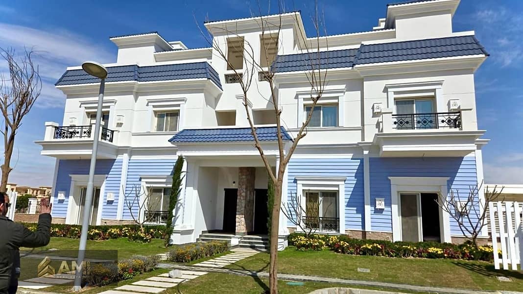 Town House Corner Fully Finished For Sale Early Delivery In Compound Mountain View Grand Valleys , New Cairo - Widok 2