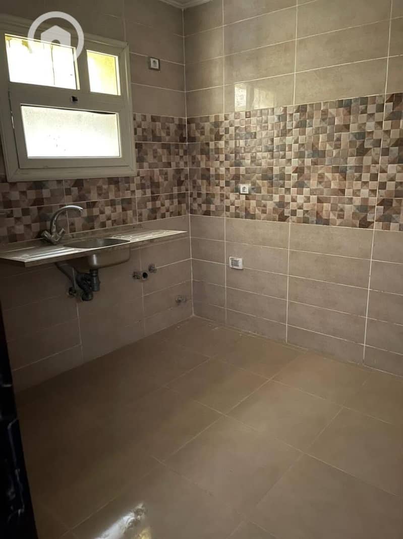 Semi-furnished apartment for rent in Jade Residence, prime location - Widok 2